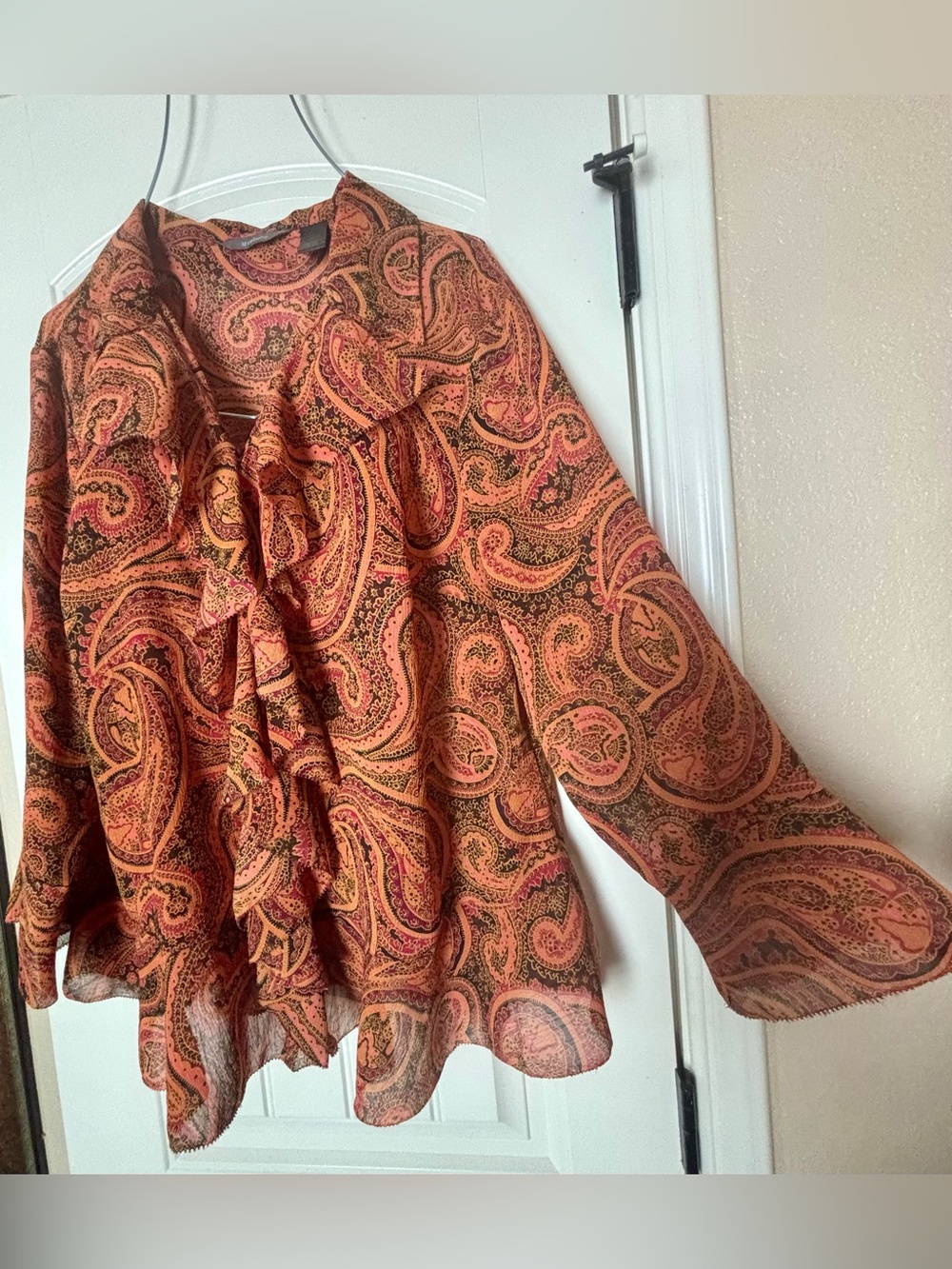 Liz Claiborne Paisley Blouse in Black Clifton Ruffle V-Neck Plus Size 1X
